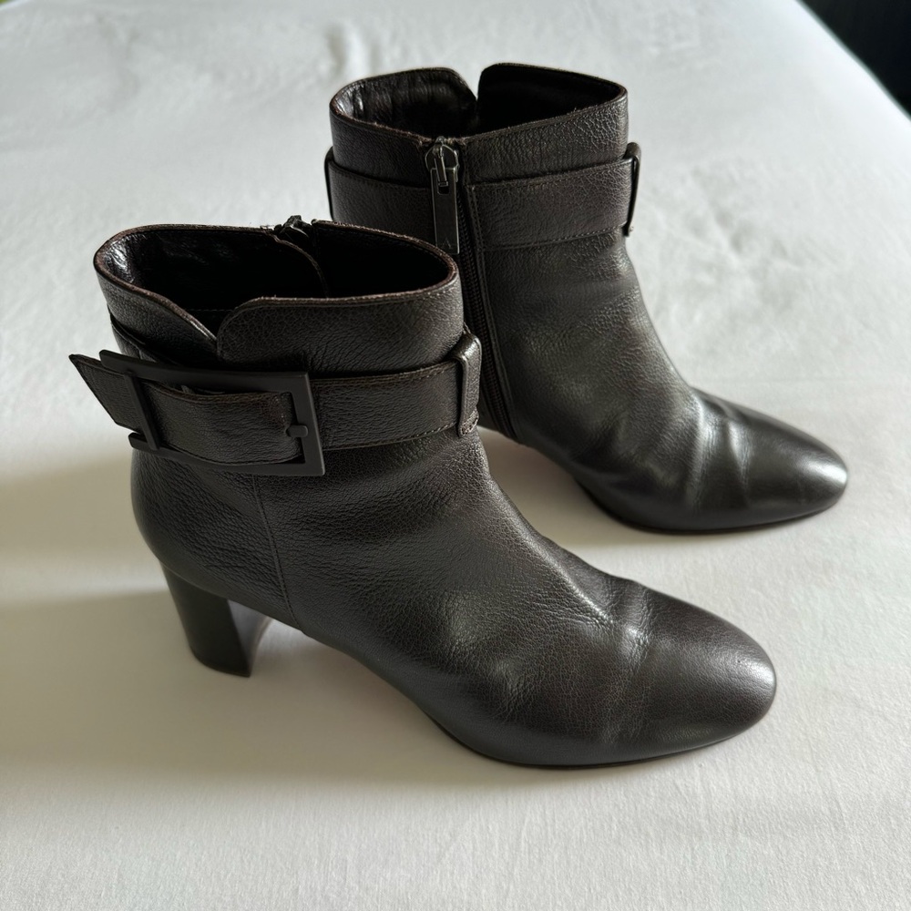 Aquatalia Women's Vanie Weatherproof Leather Booties Size 7